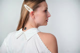 Weißes Bluse mit Volantärmel und Perlen